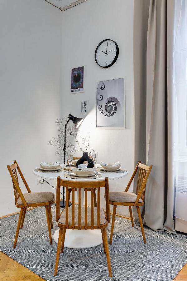 Felsoerdosor Residence Budapest Luaran gambar